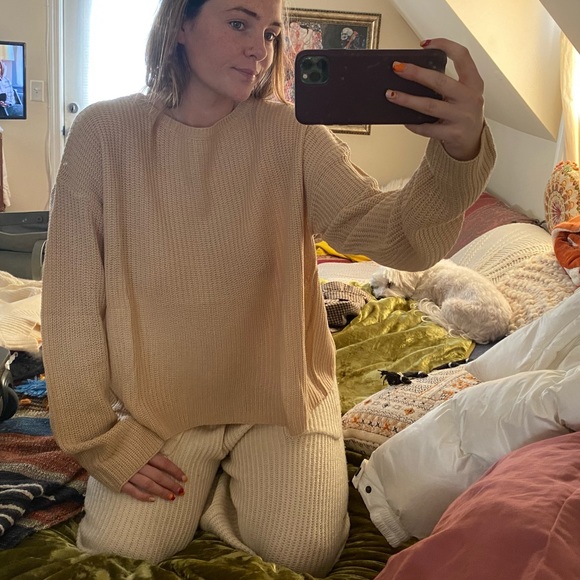 TAN OPEN BACK SWEATER - Picture 2 of 2